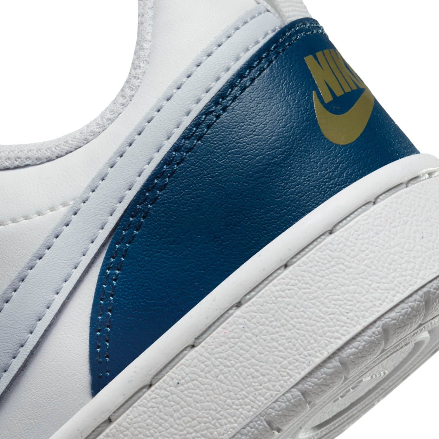 Nike Court Borough Low